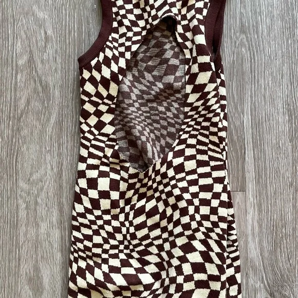 Urban outfitters open back checkered dress - Picture 2 of 5